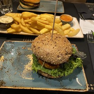 Schatzinsel vegan Burger at Peter Pane in Dusseldorf