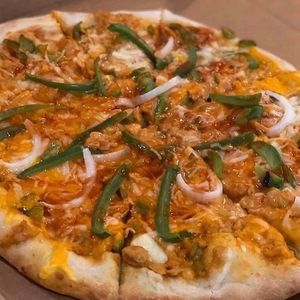 Bluffalo Chikken Pizza at Dunedin Vegan Deli in Clearwater