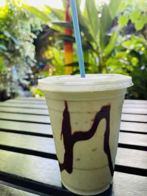 Mint chip shakee  at Peace Pies in San Diego