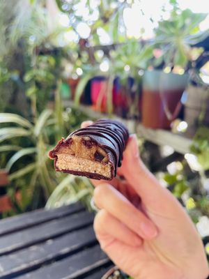 🚨 VEGAN TWIX BARS 🚨  at Peace Pies in San Diego