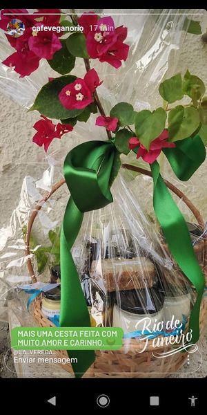 Mais uma cesta feita com amor e carinho. at Café da Manhã Vegano in Rio De Janeiro