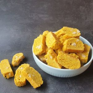 Saffron biscuits  at BuddhaBowl Café in Strangnas