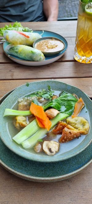 Sommerrollen, wan tan Suppe at An Chay in Leipzig