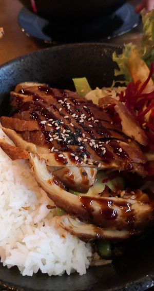 Bowl mit veganer Ente aus Saitan at An Chay in Leipzig