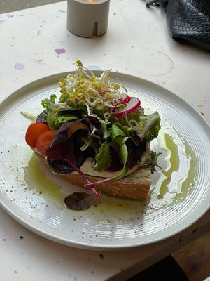 Hummus avocado toast (the bread was SO perfect!)  at Greenfinch in Berlin