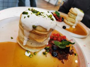Vegan pancakes at Greenfinch in Berlin