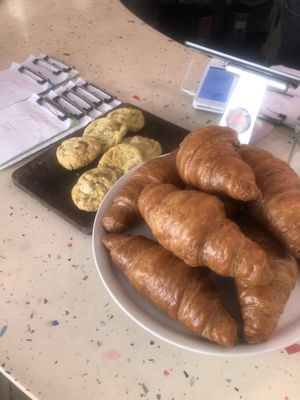 Cookies and croissants 🥐 on display  at Greenfinch in Berlin