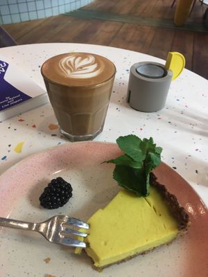 Best tarte and coffee at Greenfinch in Berlin