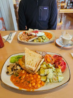 Vegan big breakfast at Jack's Café in Cusco