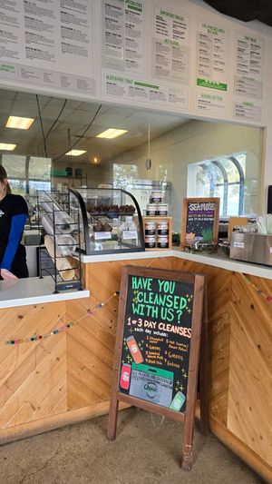 Counter check in at Choice Juicery  in Carlsbad