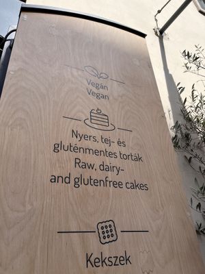   at 4minutes Cafe in Budapest