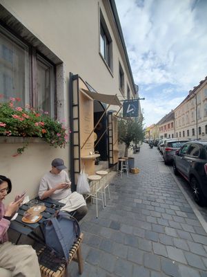  at 4minutes Cafe in Budapest