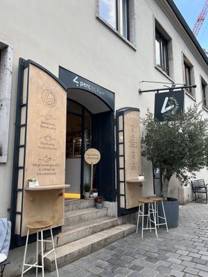   at 4minutes Cafe in Budapest