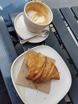  at 4minutes Cafe in Budapest