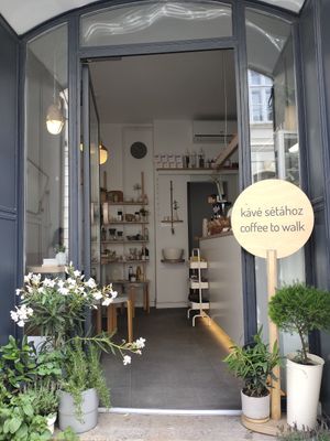  at 4minutes Cafe in Budapest