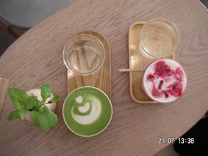   at 4minutes Cafe in Budapest