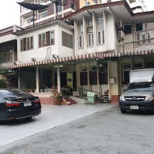  at Kaek Kao Kua in Bangkok