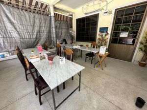 Patio seating  at Kaek Kao Kua in Bangkok