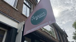 Cloudzz lookin good  at Mr. Vegan Foodbar in Hilversum