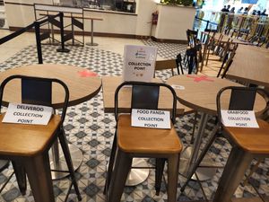 Food delivery at Cedele - Novena Square in Central Singapore