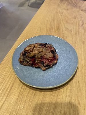 berry scone (gf/v) at Goodies Berlin - Warschauer in Berlin