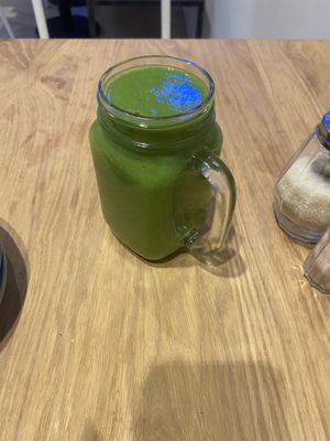 magic green smoothie at Goodies Berlin - Warschauer in Berlin