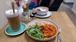 Sehr leckerer Kaffee, Kuchen und Essen  at Goodies Berlin - Warschauer in Berlin