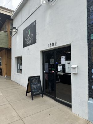 1302 W Hickory   at Mashup Market -  BeHive Deli in Denton