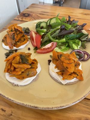 Carrot-salmon  at Trivitys in Berlin