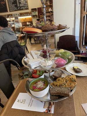 Etagere for two   at Trivitys in Berlin