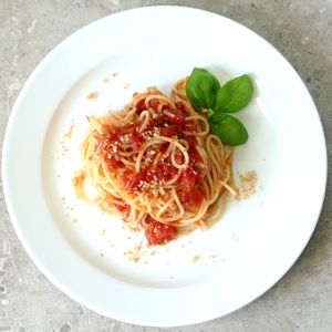Devozione Napoli: Spaghetti, Devozione tomato sauce, Grano at Devozione Pasta Bar in Berlin