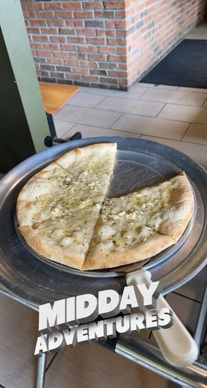 Small Vegan White pizza  at Ruffino's Italian Kitchen & Pizzeria in Zionsville