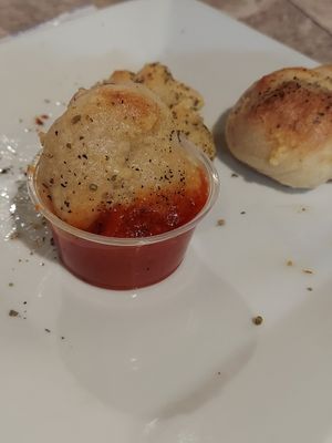 Garlic knots at Ruffino's Italian Kitchen & Pizzeria in Zionsville