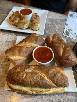 Vegan garlic knots and vegan garlic bread   at Ruffino's Italian Kitchen & Pizzeria in Zionsville