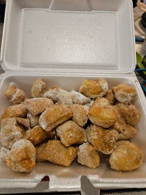 Zeppoles! at Ruffino's Italian Kitchen & Pizzeria in Zionsville