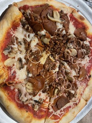 Animal Lovers Vegan pizza with mushrooms and onions added   #Veganuary at Ruffino's Italian Kitchen & Pizzeria in Zionsville