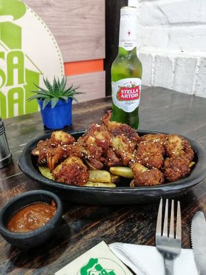 Crunchy Bites de Setas y Coliflor at Casaloma Veg Food in Bogota