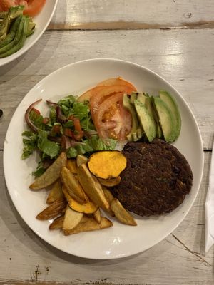 Another “al plato” burger  at CactusBerry in Santiago