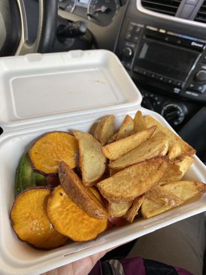 Al plato burger, to go  at CactusBerry in Santiago