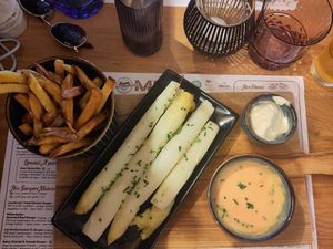 Fresh asparagus with vegan sauce at Restaurant Aal Eechternoach in Echternach