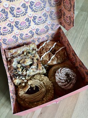 Zimtschnecke und Donuts   at Brammibal's Donuts - Friedrichshain in Berlin