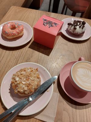 Strawberry sprinkles, Bienenstich and Oreo at Brammibal's Donuts - Friedrichshain in Berlin
