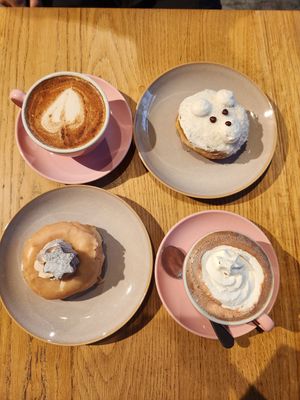 Ice bear and cinnamon star at Brammibal's Donuts - Friedrichshain in Berlin