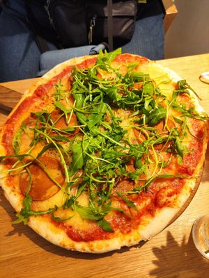 Vegane Salami Pizza at Organic Kitchen in Stuttgart
