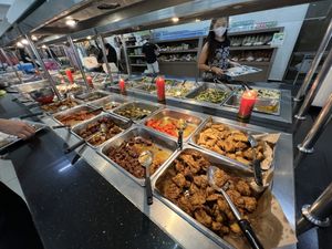 Buffet spread - mostly Chinese food  at Ariya Maitreya Restaurant 彌勒佛素食館 in Batam