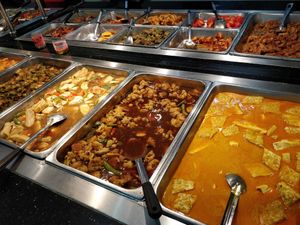 Buffet selection at Ariya Maitreya Restaurant 彌勒佛素食館 in Batam