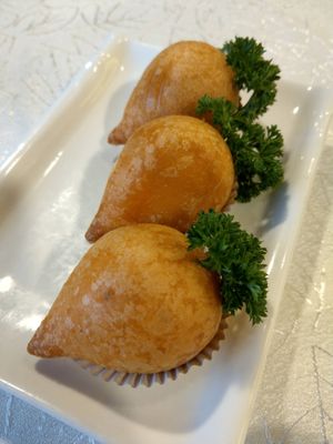 甘笋咸水角 at Deluxe Veggie 尚齋 in Hong Kong Island