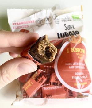 Soooooo yummy! Vegan strawberry toffee Super Fudgio, gluten free at Globus in Tula