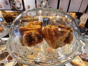 Cinnamon rolls at Oats Day Long in Ghent