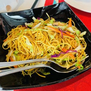 Vegetable chow mein (Vegan) at Chloe's Chinese Restaurant in Paphos